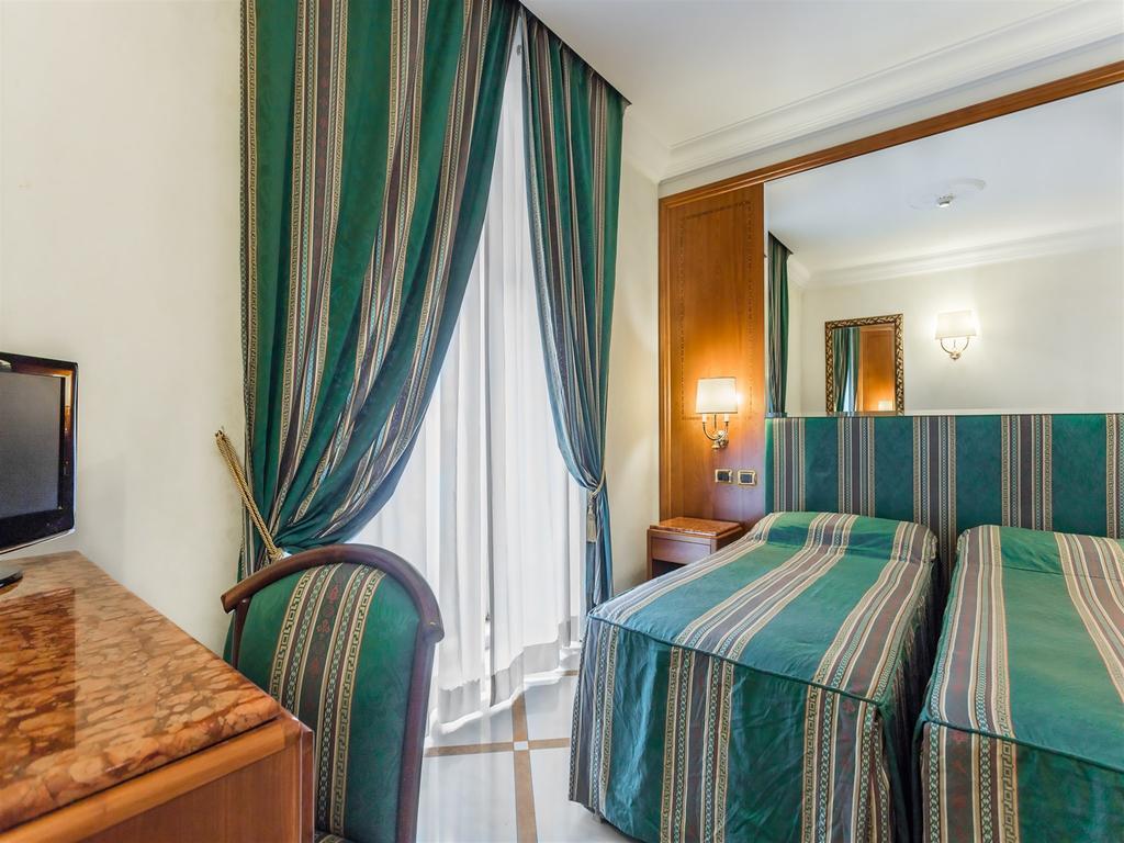 Raeli Hotel Regio Rom Exterior foto