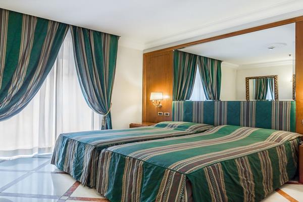 Raeli Hotel Regio Rom Exterior foto