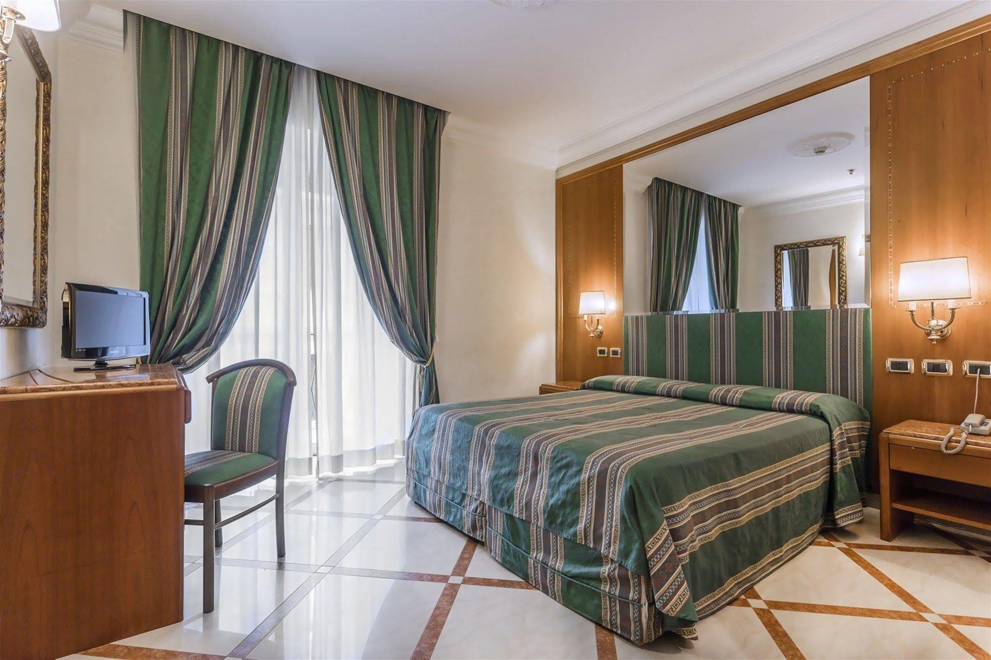 Raeli Hotel Regio Rom Exterior foto