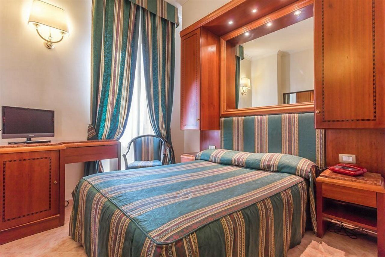 Raeli Hotel Regio Rom Exterior foto